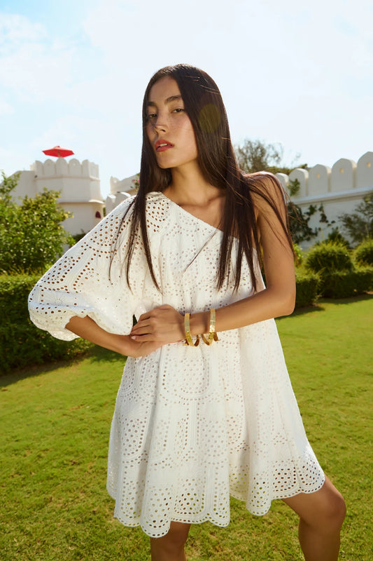 robe en broderie